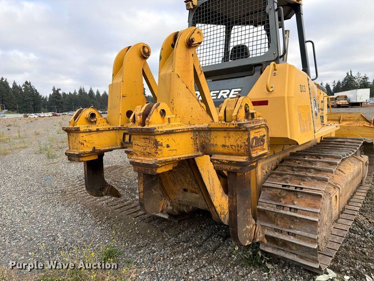 image for item YA5107 2006 John Deere 750J LT dozer