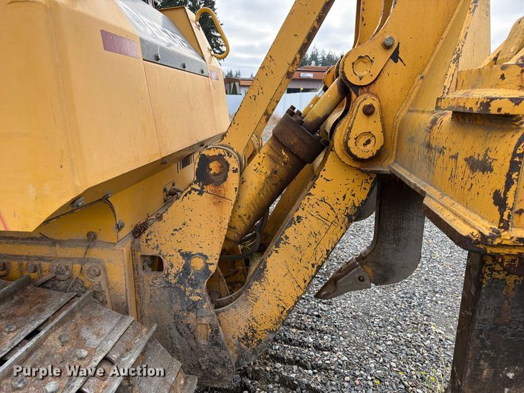 image for item YA5107 2006 John Deere 750J LT dozer