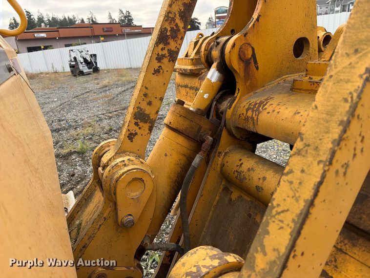 image for item YA5107 2006 John Deere 750J LT dozer