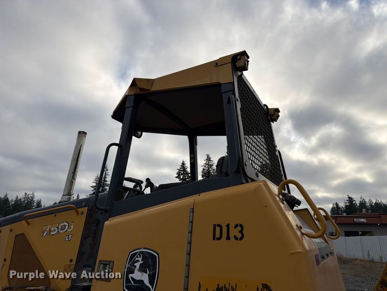 image for item YA5107 2006 John Deere 750J LT dozer
