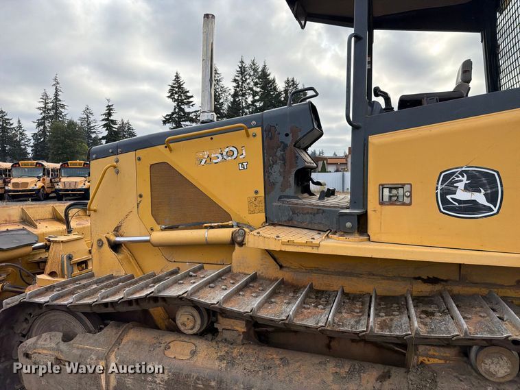 image for item YA5107 2006 John Deere 750J LT dozer
