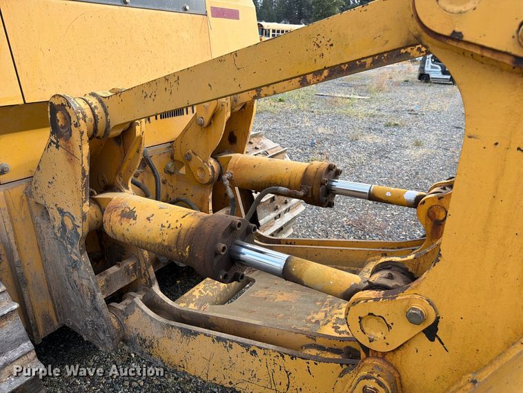 image for item YA5107 2006 John Deere 750J LT dozer