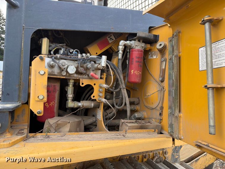 image for item YA5107 2006 John Deere 750J LT dozer