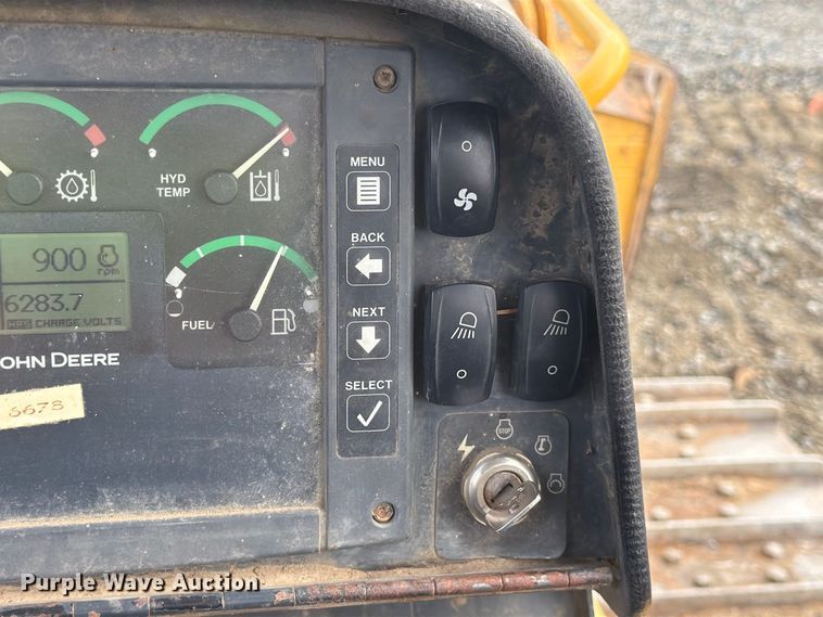 image for item YA5107 2006 John Deere 750J LT dozer