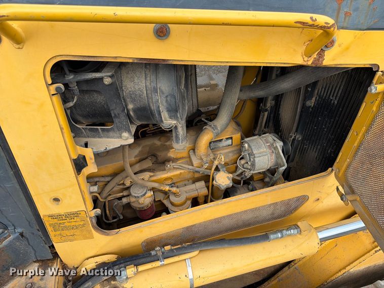 image for item YA5107 2006 John Deere 750J LT dozer