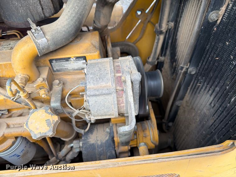 image for item YA5107 2006 John Deere 750J LT dozer