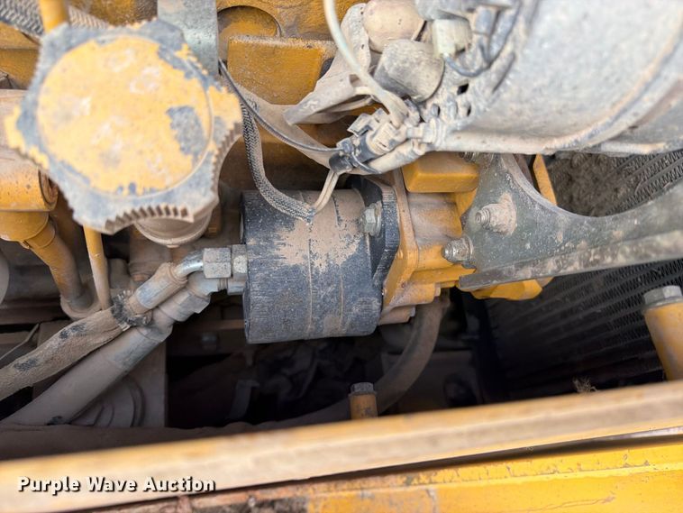image for item YA5107 2006 John Deere 750J LT dozer