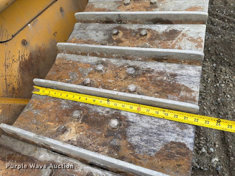 image for item YA5107 2006 John Deere 750J LT dozer