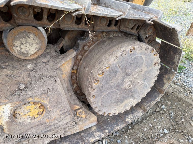 image for item YA5107 2006 John Deere 750J LT dozer