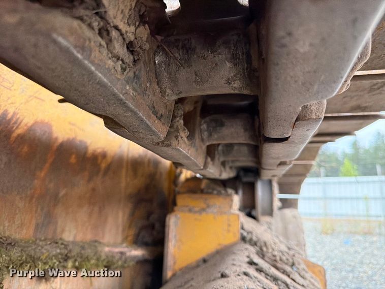 image for item YA5107 2006 John Deere 750J LT dozer