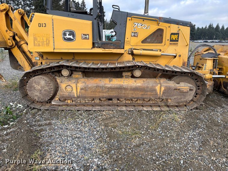 image for item YA5107 2006 John Deere 750J LT dozer