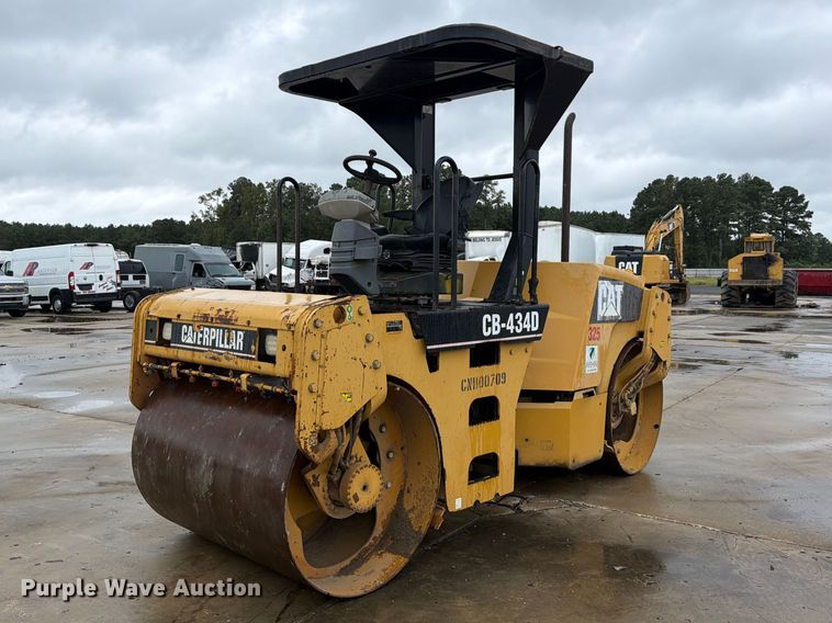 2007 Caterpillar CB-424D double drum vibratory roller