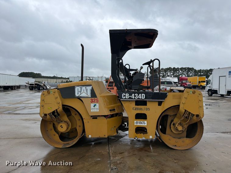 image for item YA5147 2007 Caterpillar CB-424D double drum vibratory roller