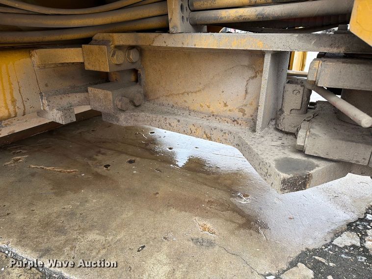 image for item YA5147 2007 Caterpillar CB-424D double drum vibratory roller