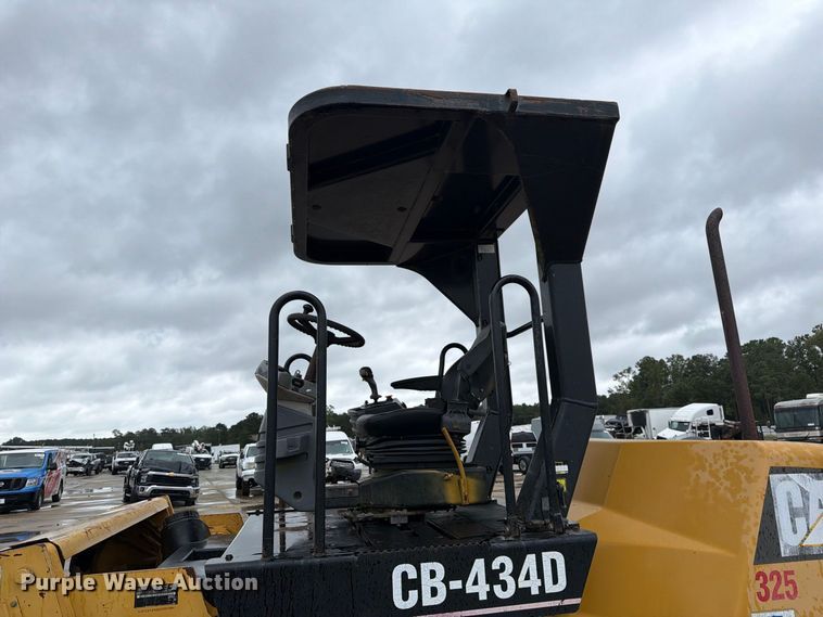 image for item YA5147 2007 Caterpillar CB-424D double drum vibratory roller