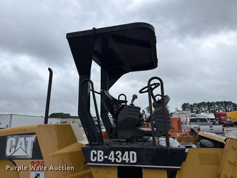 image for item YA5147 2007 Caterpillar CB-424D double drum vibratory roller
