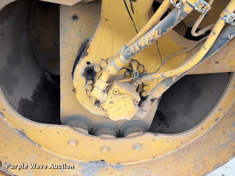image for item YA5147 2007 Caterpillar CB-424D double drum vibratory roller