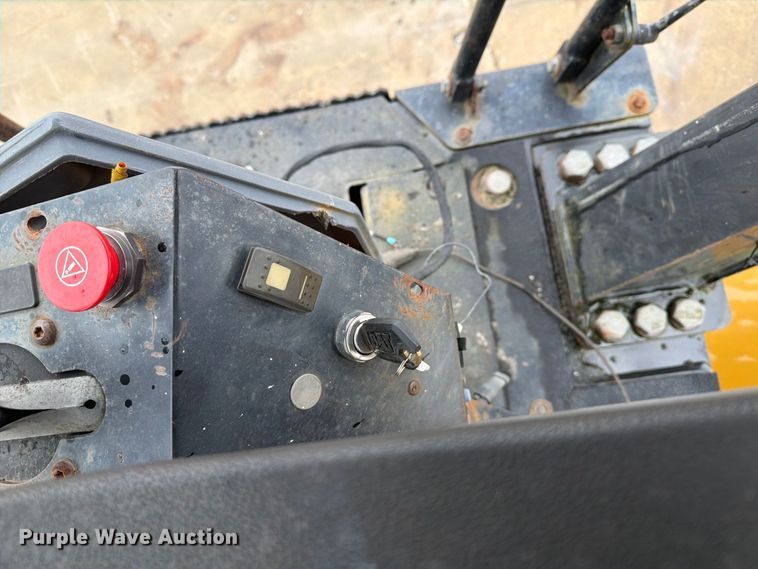 image for item YA5147 2007 Caterpillar CB-424D double drum vibratory roller