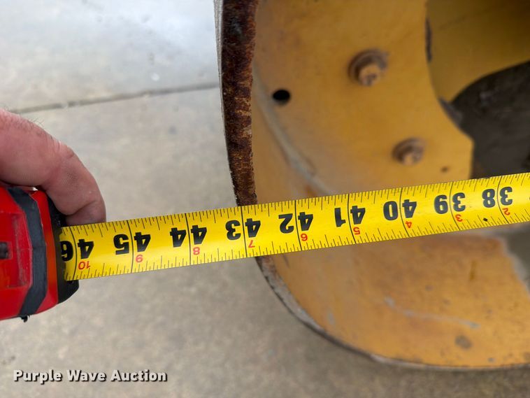 image for item YA5147 2007 Caterpillar CB-424D double drum vibratory roller