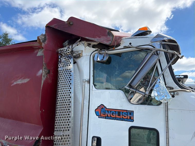 image for item YA5161 2019 Kenworth T800 dump truck