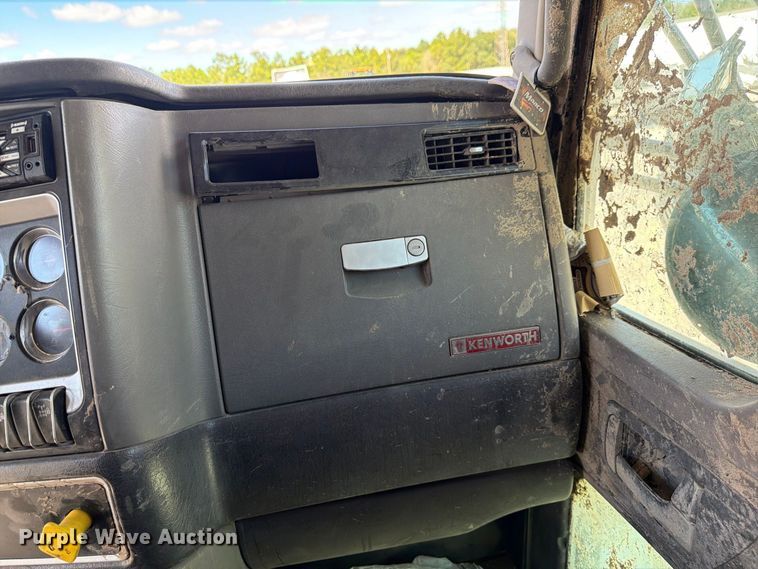 image for item YA5161 2019 Kenworth T800 dump truck