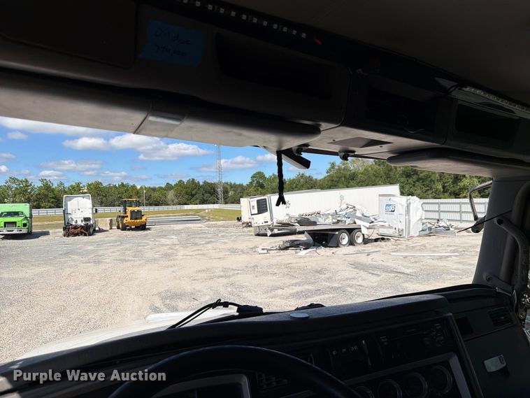 image for item YA5161 2019 Kenworth T800 dump truck