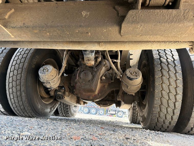 image for item YA5161 2019 Kenworth T800 dump truck