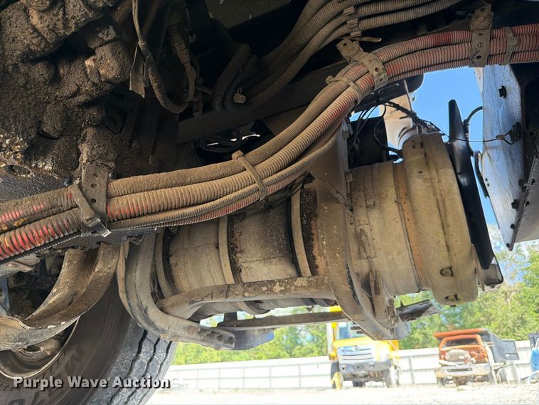 image for item YA5161 2019 Kenworth T800 dump truck