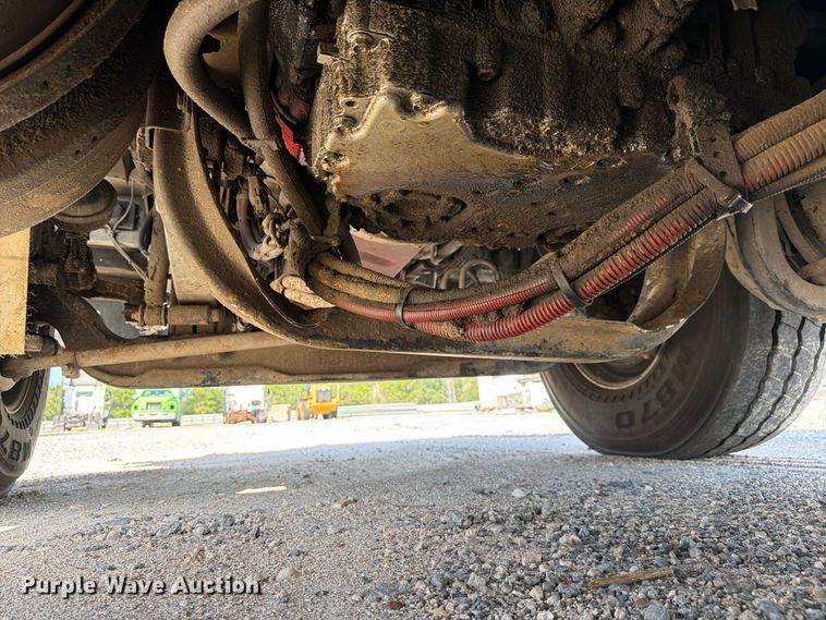 image for item YA5161 2019 Kenworth T800 dump truck