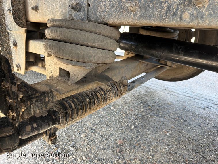 image for item YA5161 2019 Kenworth T800 dump truck
