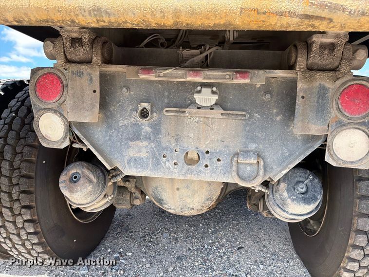 image for item YA5161 2019 Kenworth T800 dump truck