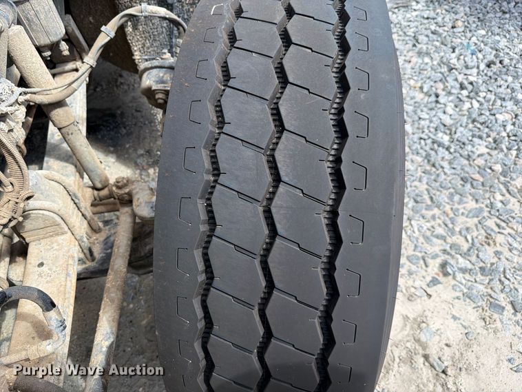 image for item YA5161 2019 Kenworth T800 dump truck
