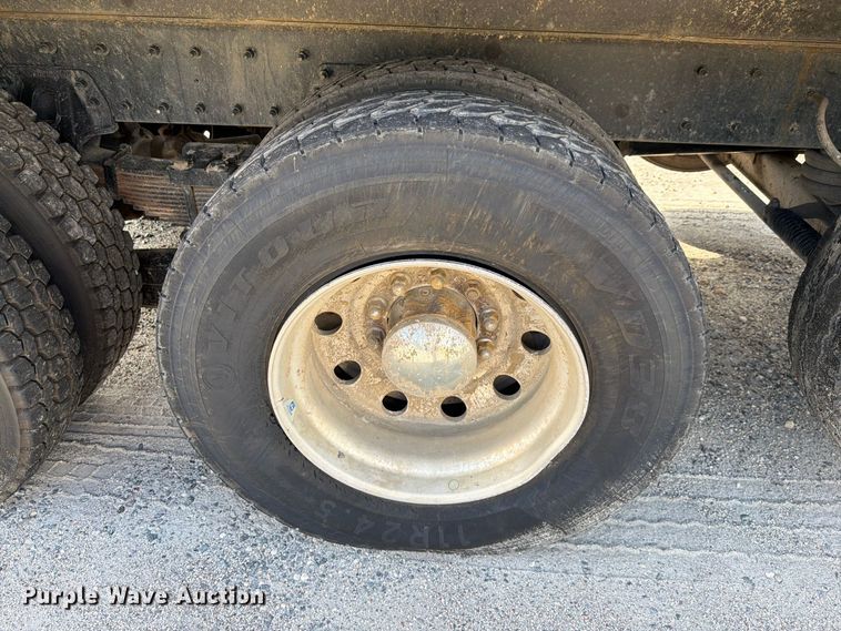 image for item YA5161 2019 Kenworth T800 dump truck