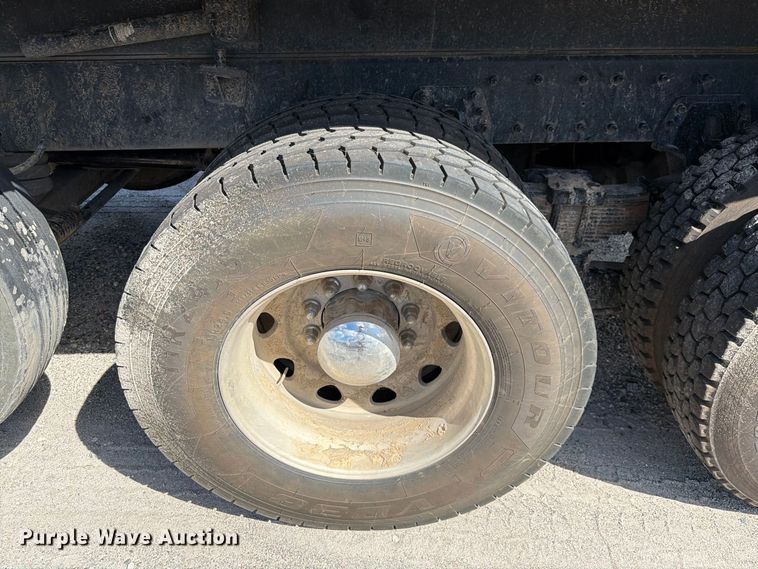 image for item YA5161 2019 Kenworth T800 dump truck