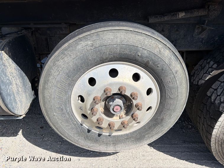 image for item YA5161 2019 Kenworth T800 dump truck