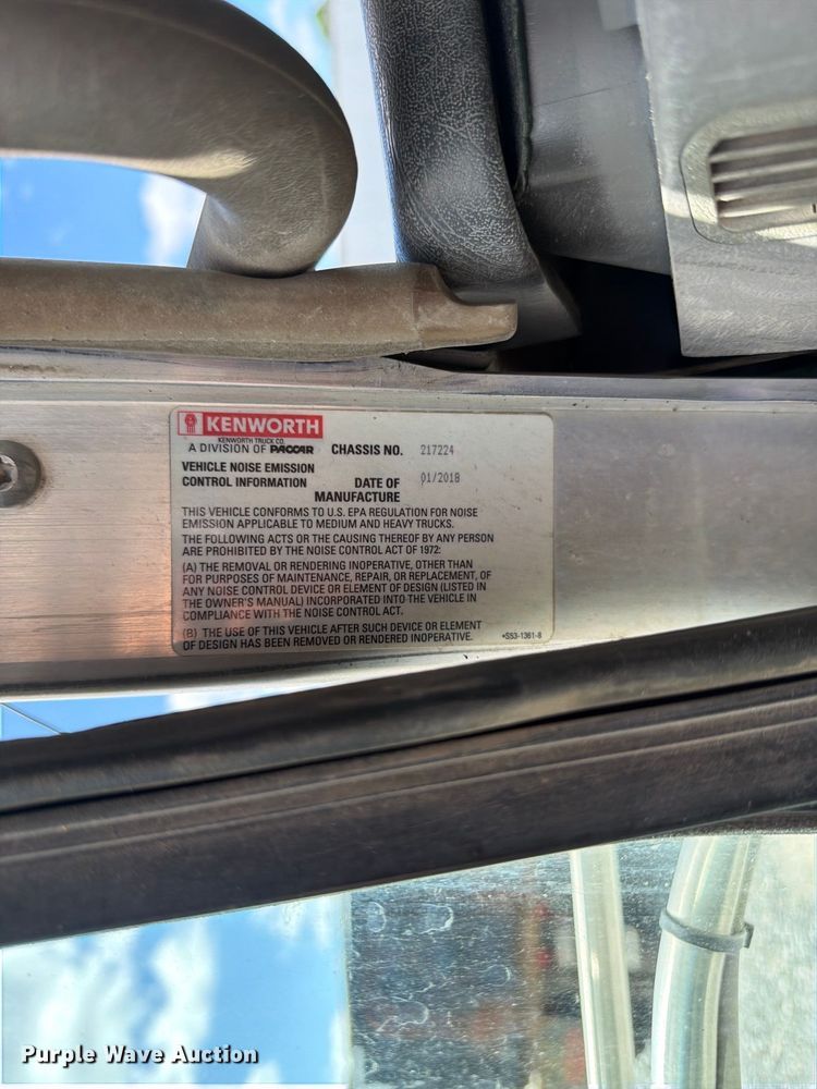 image for item YA5161 2019 Kenworth T800 dump truck