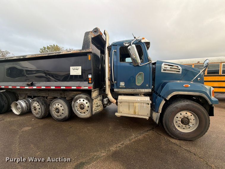 image for item YA5181 2021 Western Star 4700 dump truck