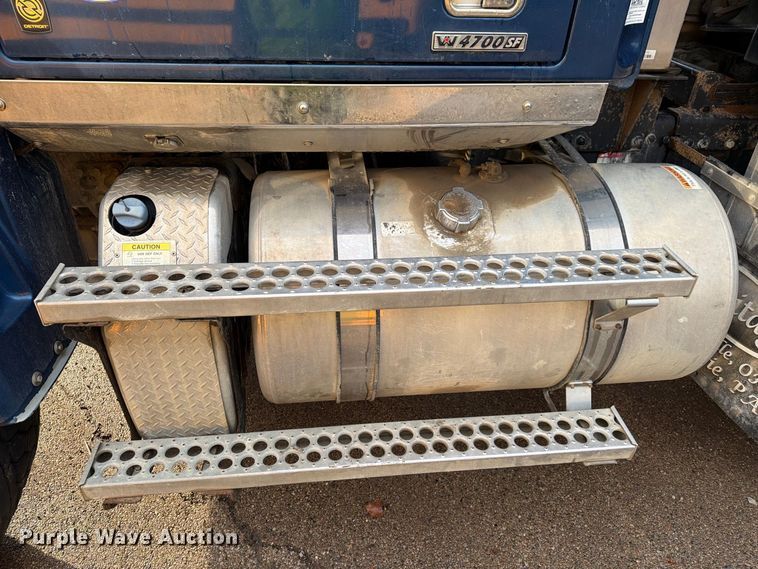 image for item YA5181 2021 Western Star 4700 dump truck