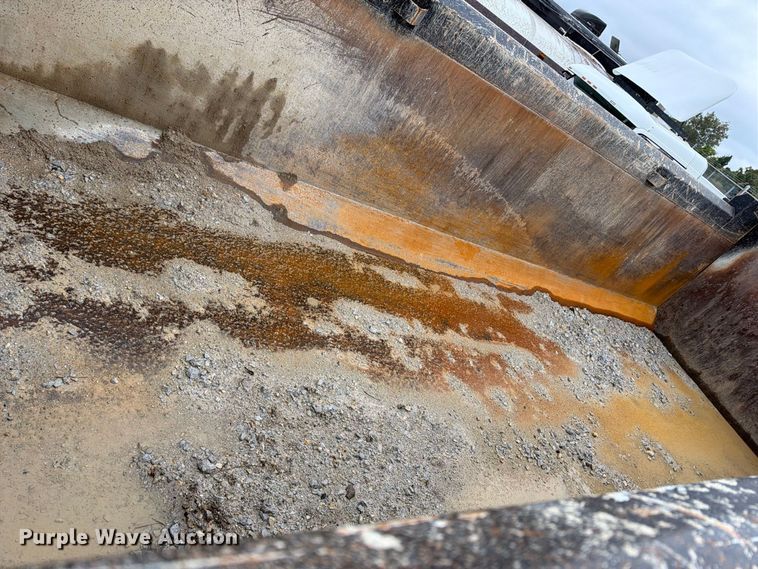 image for item YA5181 2021 Western Star 4700 dump truck