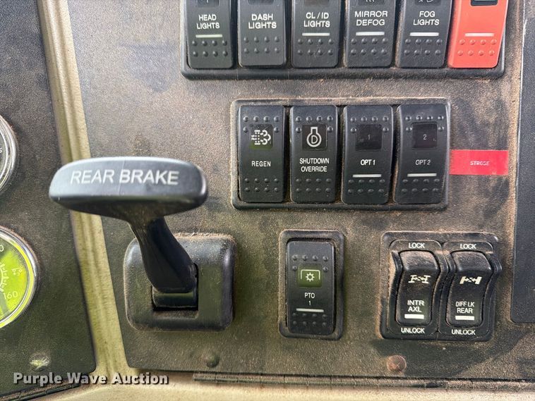 image for item YA5181 2021 Western Star 4700 dump truck