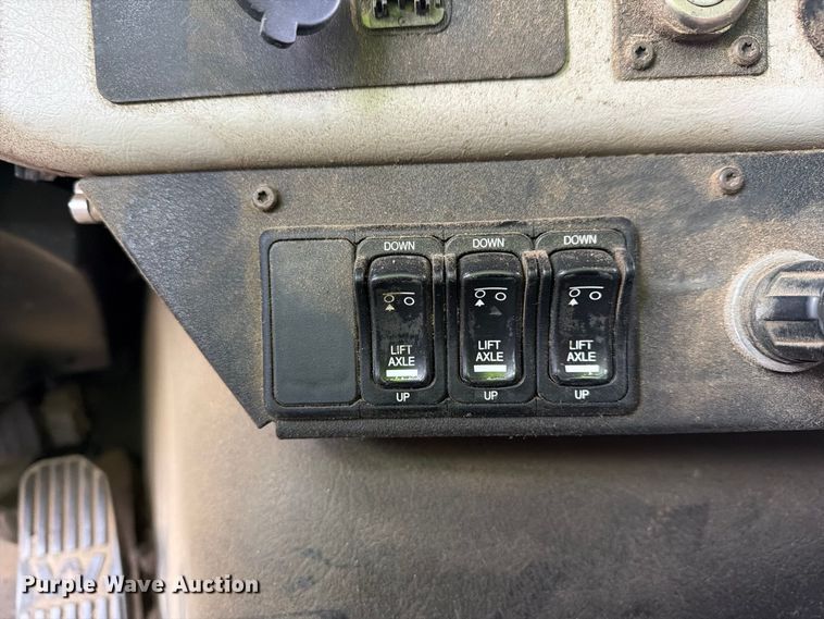 image for item YA5181 2021 Western Star 4700 dump truck