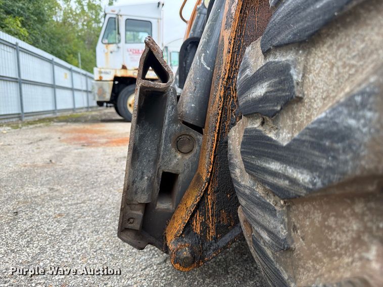 image for item YA5191 2017 Case SV340 skid steer loader
