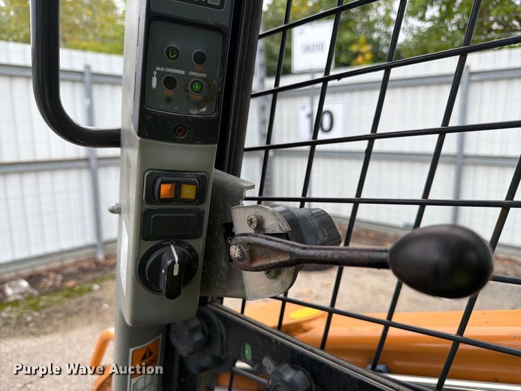 image for item YA5191 2017 Case SV340 skid steer loader