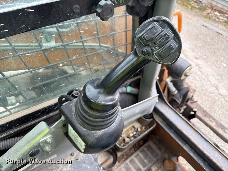 image for item YA5191 2017 Case SV340 skid steer loader