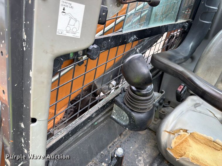 image for item YA5191 2017 Case SV340 skid steer loader