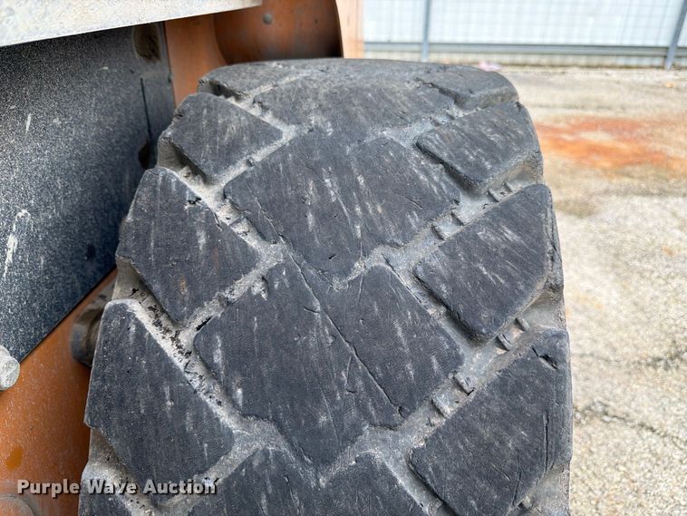 image for item YA5191 2017 Case SV340 skid steer loader