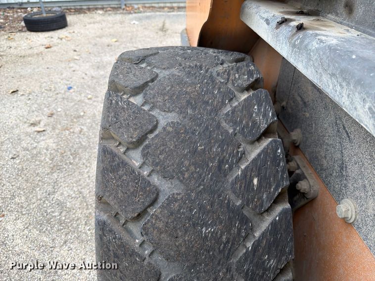 image for item YA5191 2017 Case SV340 skid steer loader