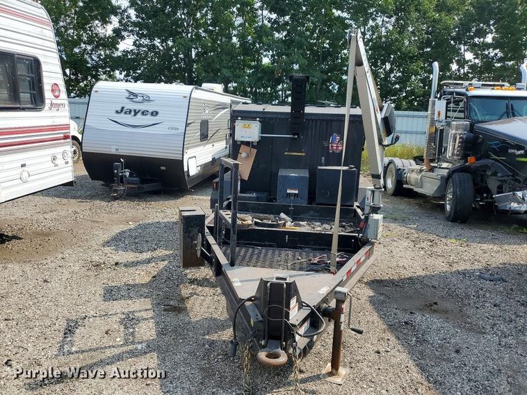 image for item YA5195 2022 KM International 8000TEDD C2M2 asphalt hot box trailer