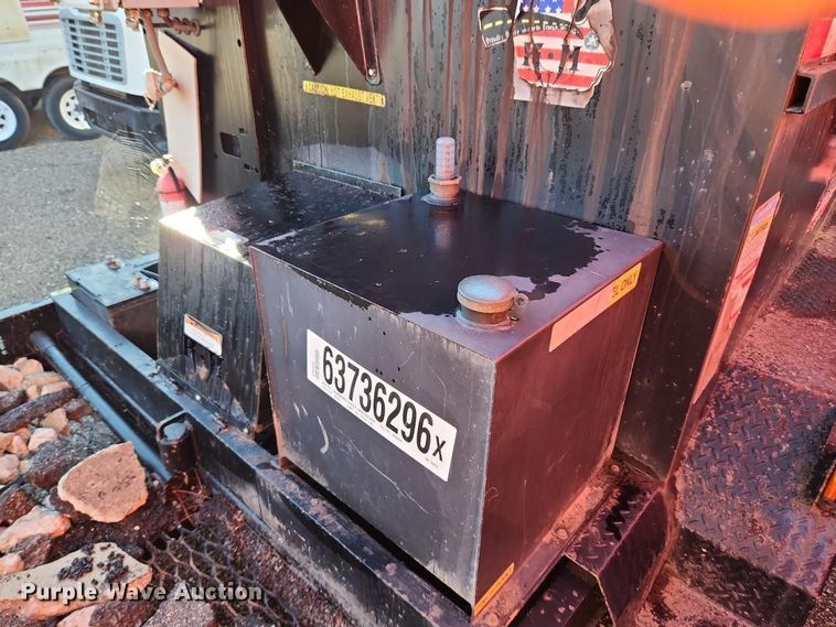image for item YA5195 2022 KM International 8000TEDD C2M2 asphalt hot box trailer