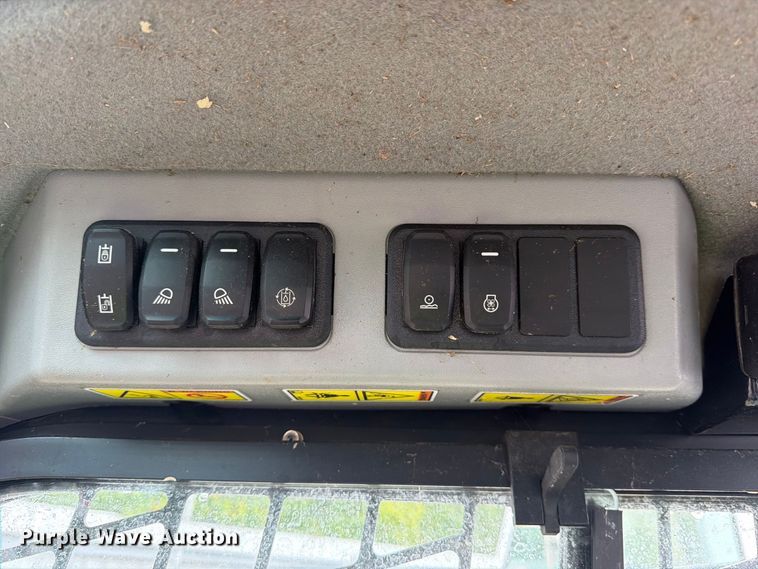 image for item YA5206 2021 Caterpillar 299D3 XE tracked skid steer loader